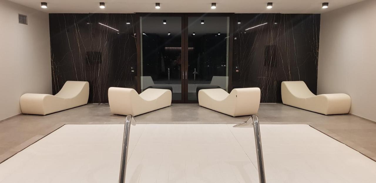 Sunset Suite Spa Staffolo Bagian luar foto