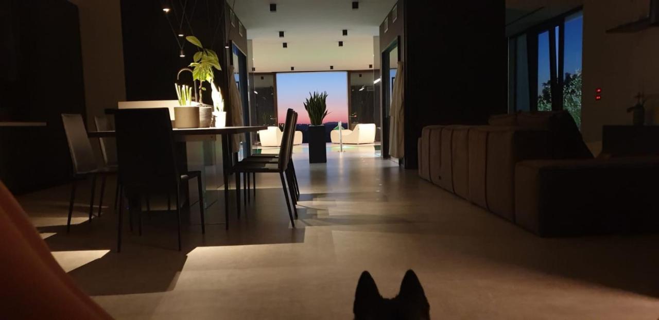 Sunset Suite Spa Staffolo Bagian luar foto