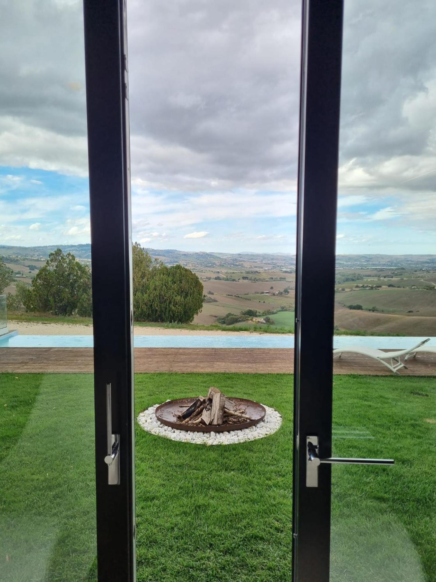 Sunset Suite Spa Staffolo Bagian luar foto