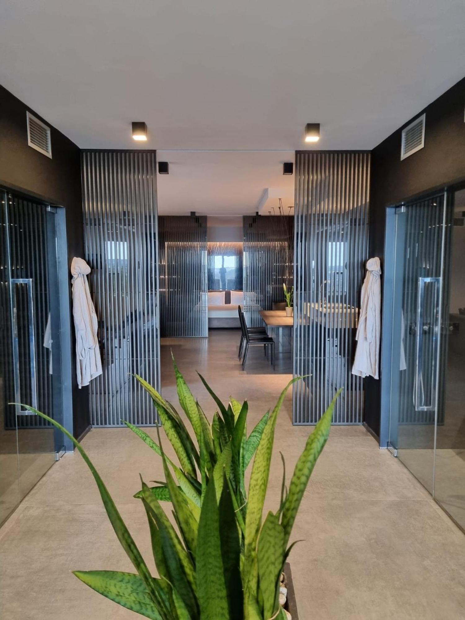 Sunset Suite Spa Staffolo Bagian luar foto